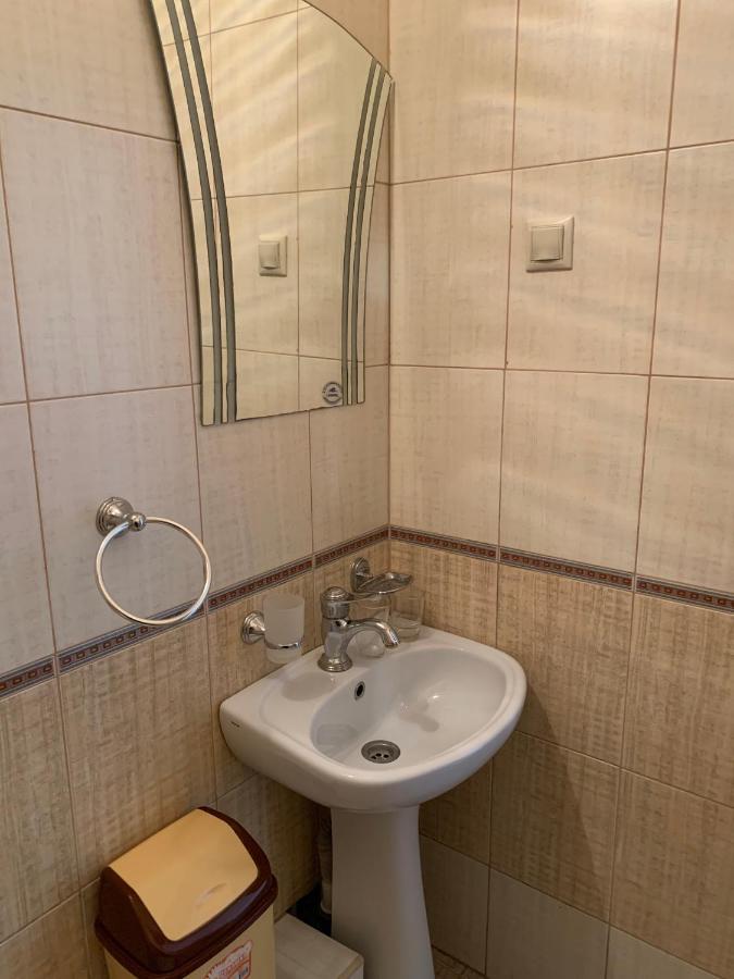 Guest House Aphyn Leto Gagry Exterior photo
