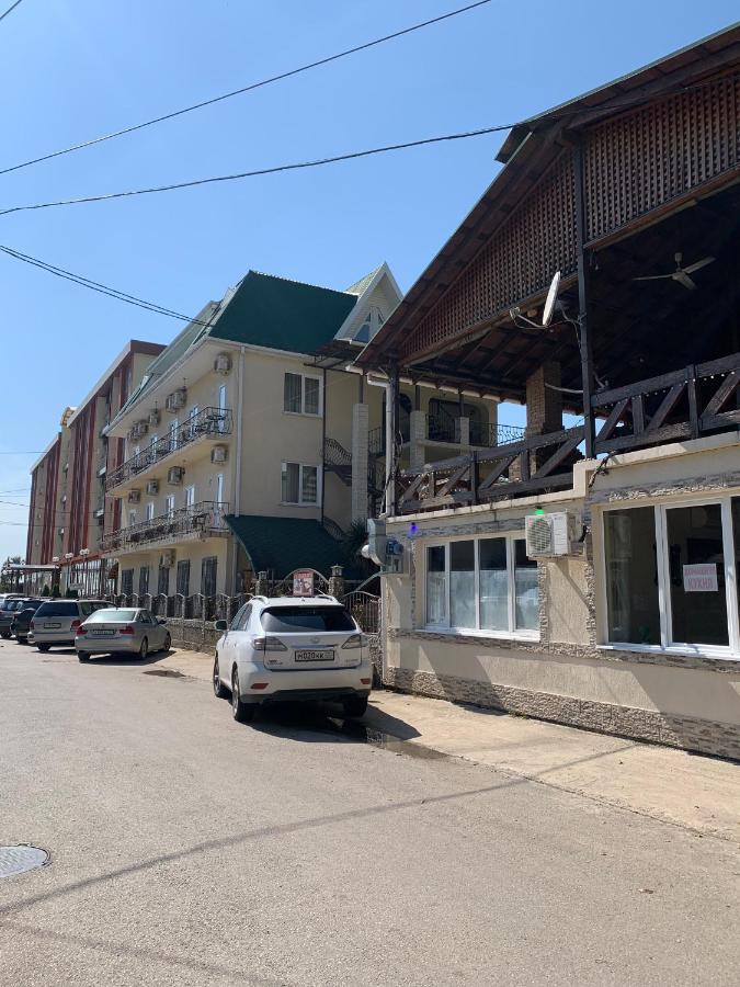 Guest House Aphyn Leto Gagry Exterior photo